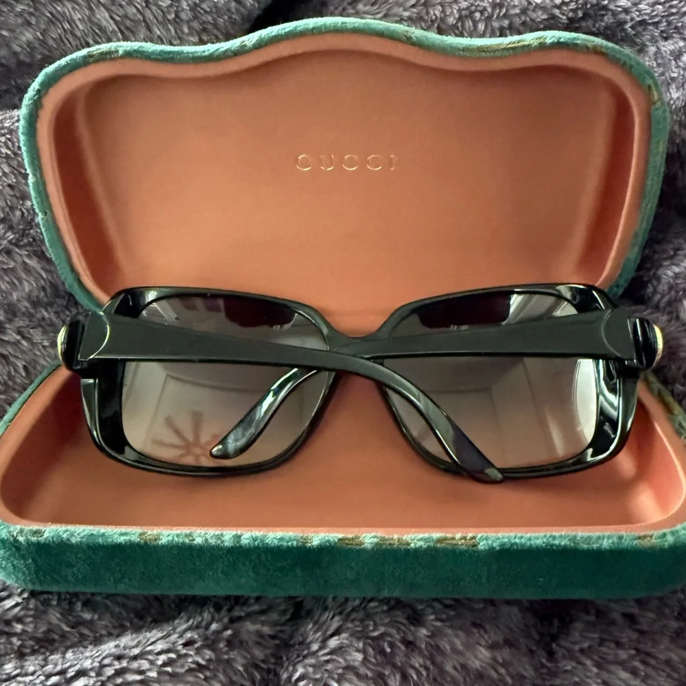 Gucci Women's Black Sunglasses - Picture 2 of 5